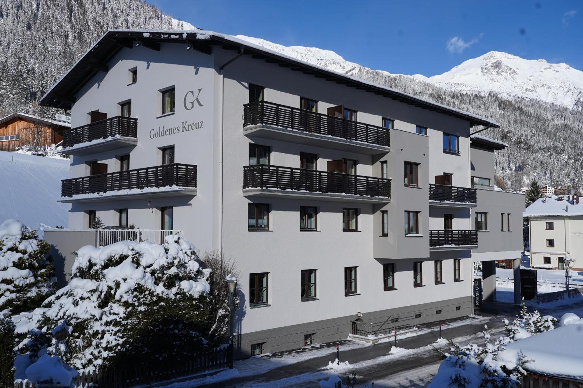 Quality Hosts Arlberg - Hotel Goldenes Kreuz B&B Санкт-Антон-ам-Арльберг Экстерьер фото