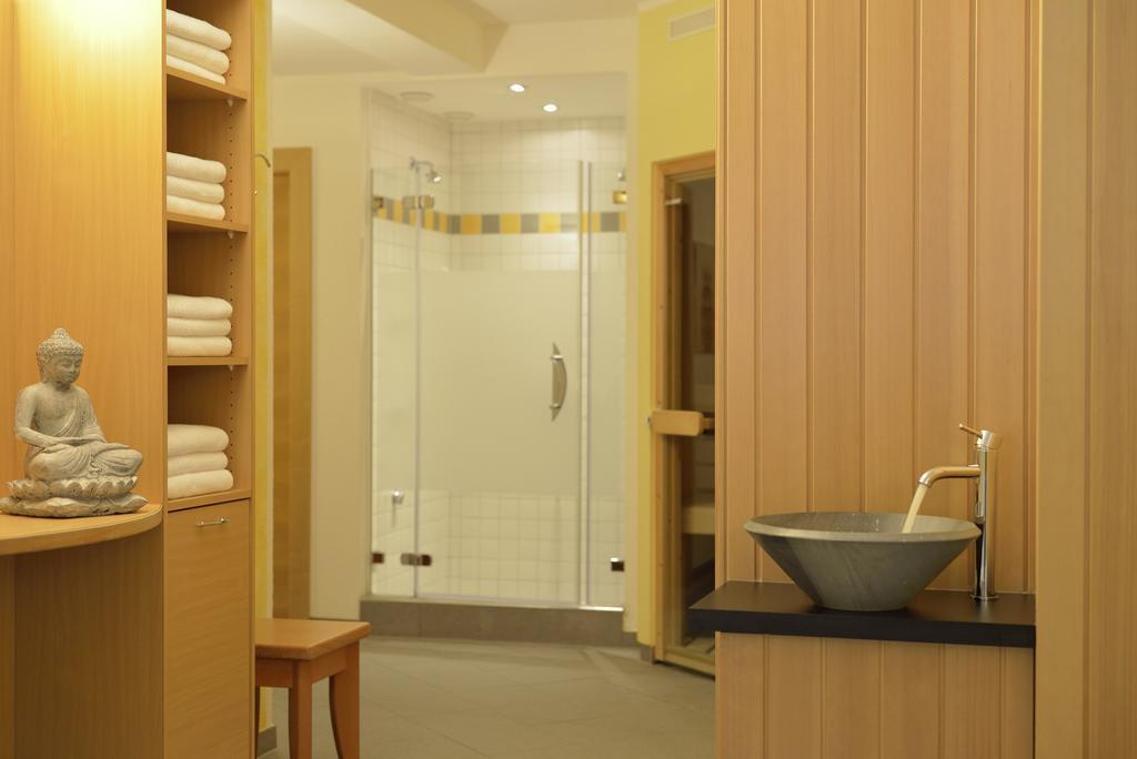 Quality Hosts Arlberg - Hotel Goldenes Kreuz B&B Санкт-Антон-ам-Арльберг Экстерьер фото